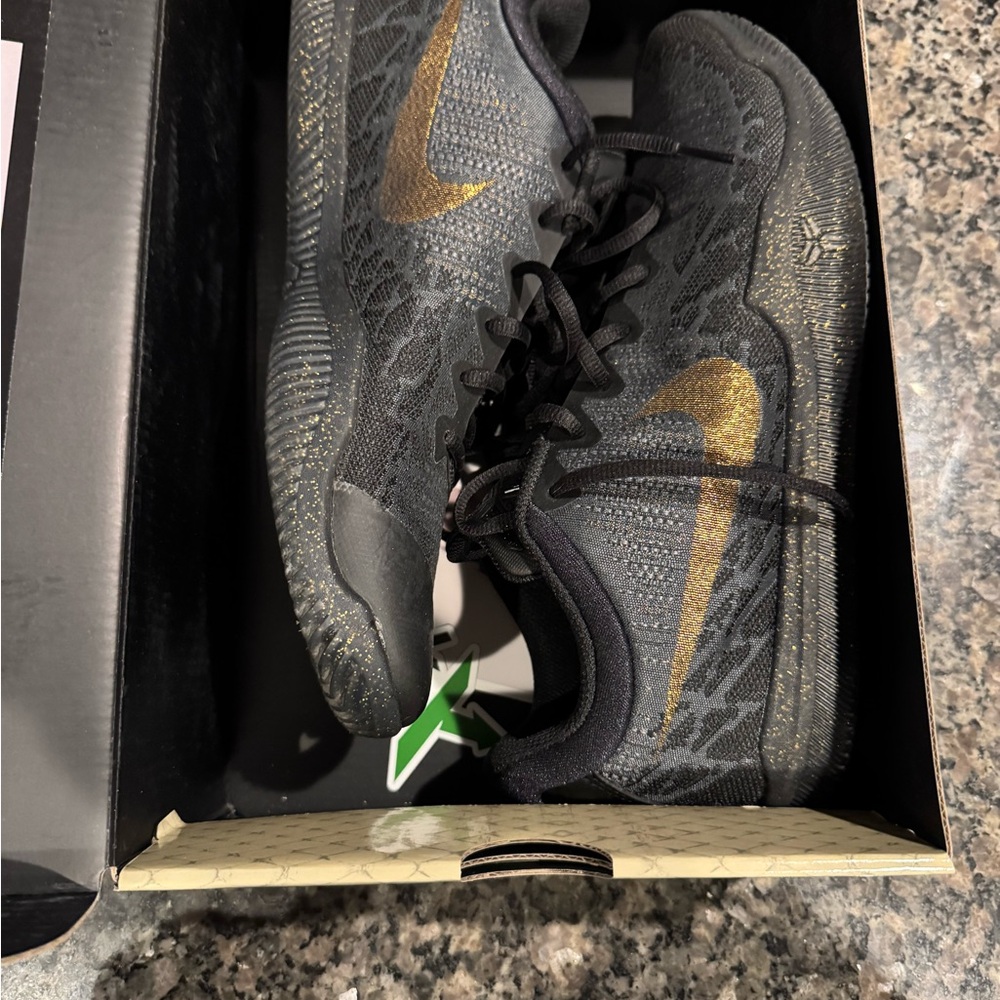 Kobe Mama Rage - Sz 10